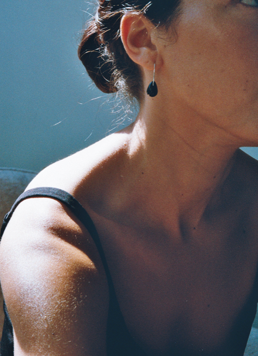 Gota Mini Earrings - Black