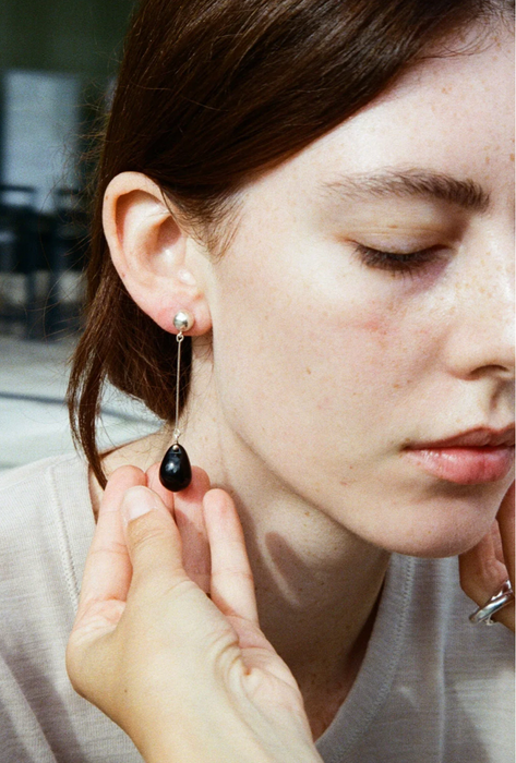 Gota Long Earrings - Black